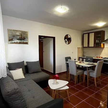 Apartman Mimi - Pula Airport Exterior photo