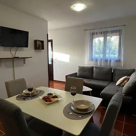 Apartman Mimi - Pula Airport Exterior photo
