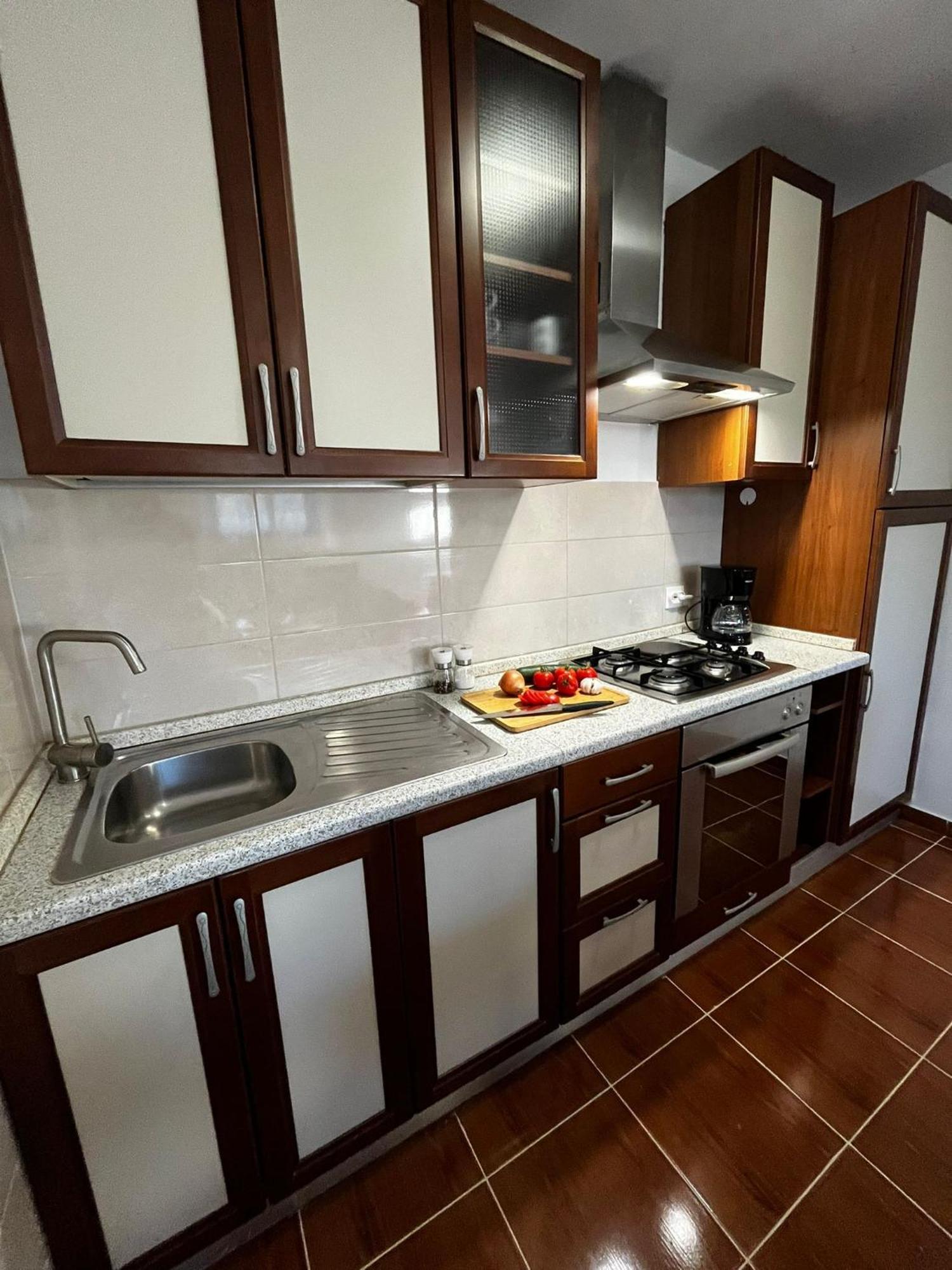 Mimi - Airport Apartment